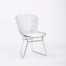 Bertoia хромированный металл с белой подушкой из экокожи 