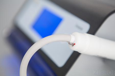 Педикюрный аппарат FeetLiner Breeze со спреем и подсветкой 